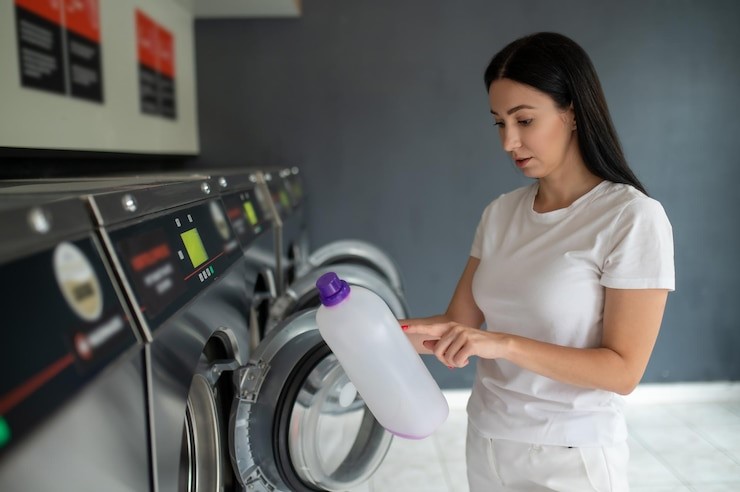 How to Remove Deodorant Stains from Clothes: Simple Tricks to Keep Fabrics Spotless