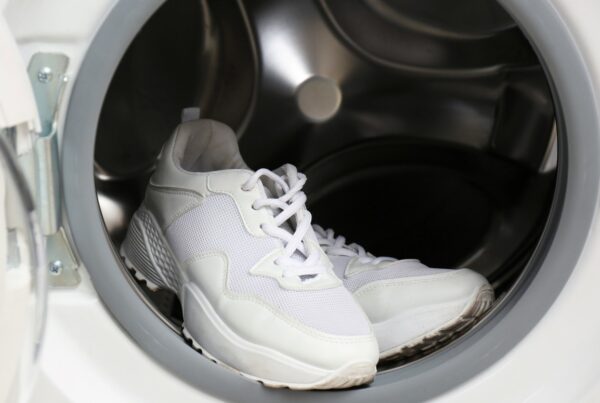 How to wash sneakers